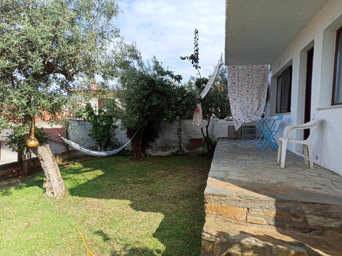 Dora'S House Comfortable Apartment With A Yard And View Пиргадикия Екстериор снимка