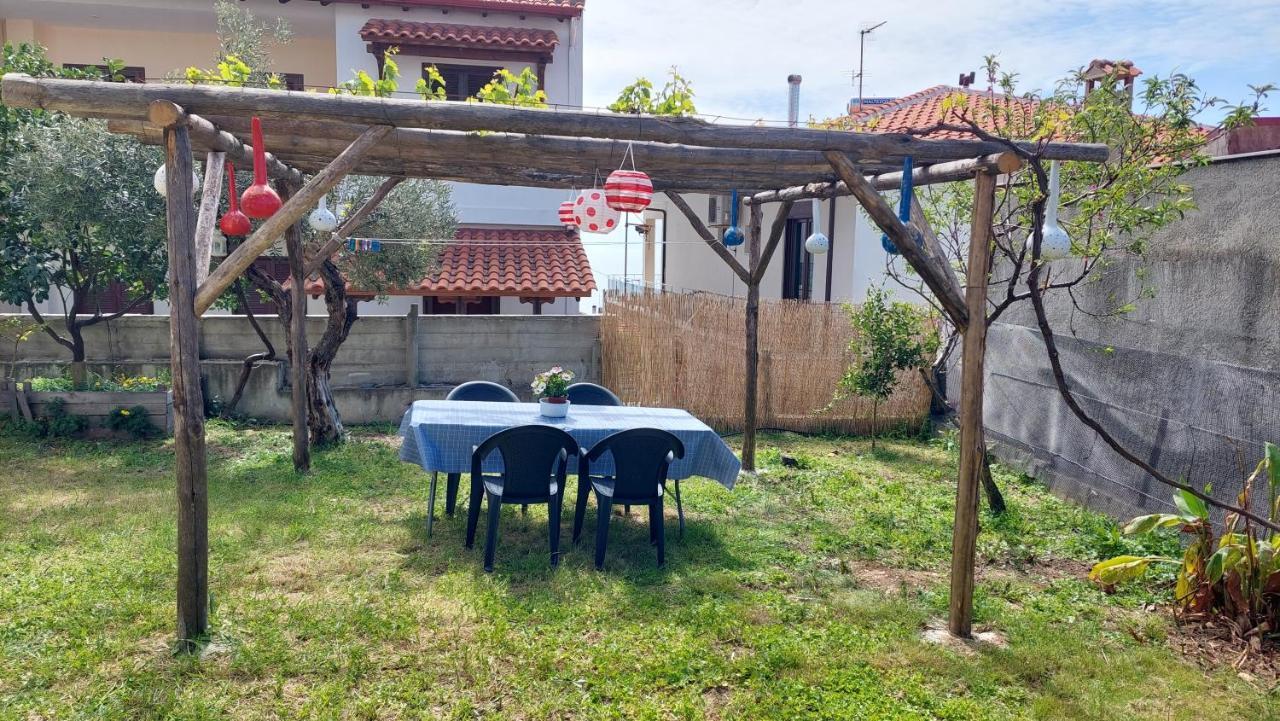 Dora'S House Comfortable Apartment With A Yard And View Пиргадикия Екстериор снимка