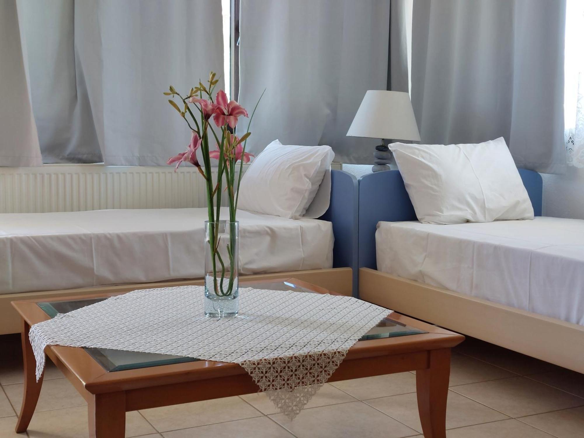 Dora'S House Comfortable Apartment With A Yard And View Пиргадикия Екстериор снимка
