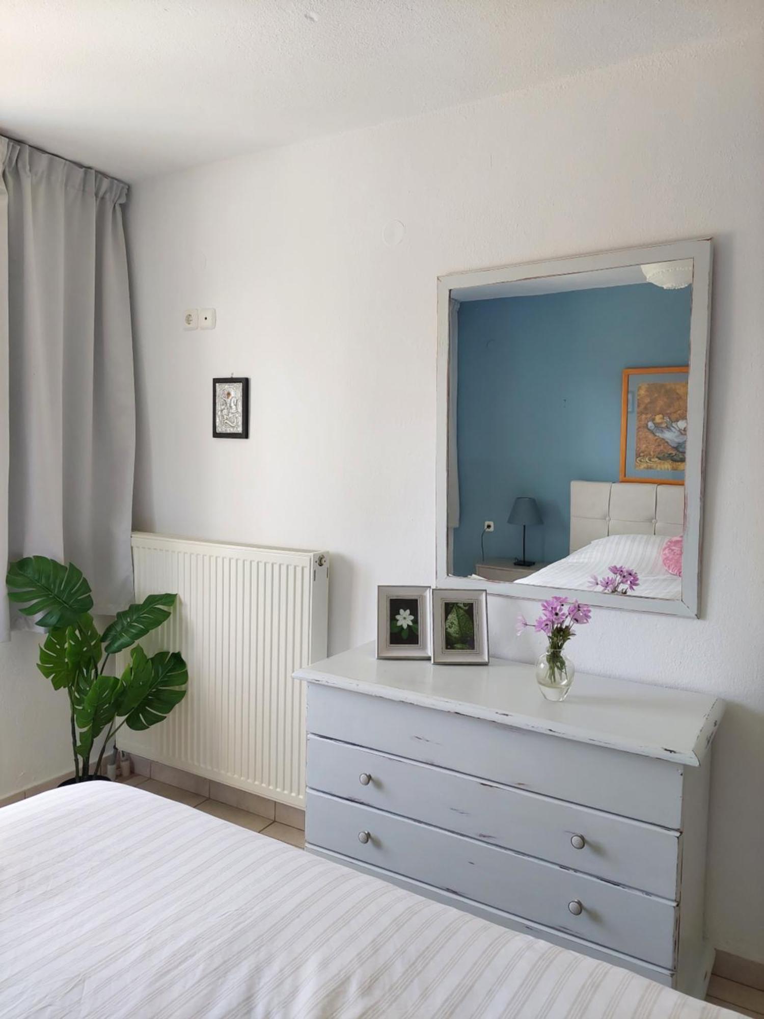 Dora'S House Comfortable Apartment With A Yard And View Пиргадикия Екстериор снимка